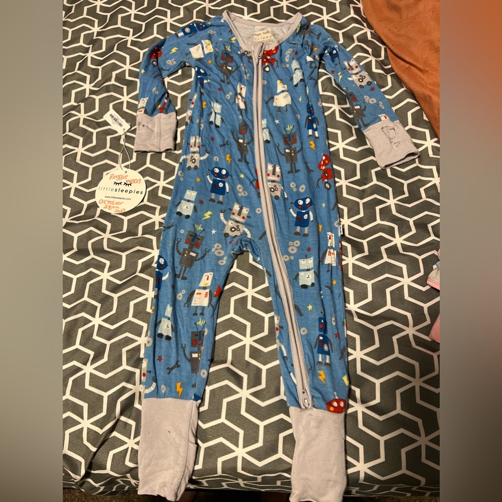 Little sleepies robots zippy